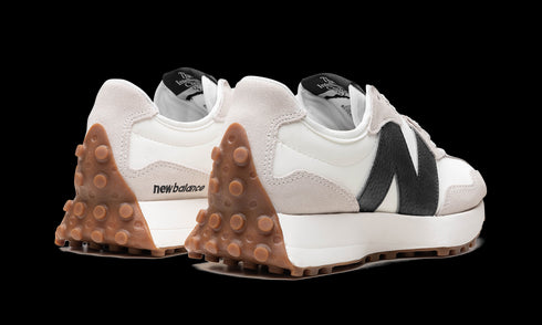 327 WMNS "Moonbeam Black"